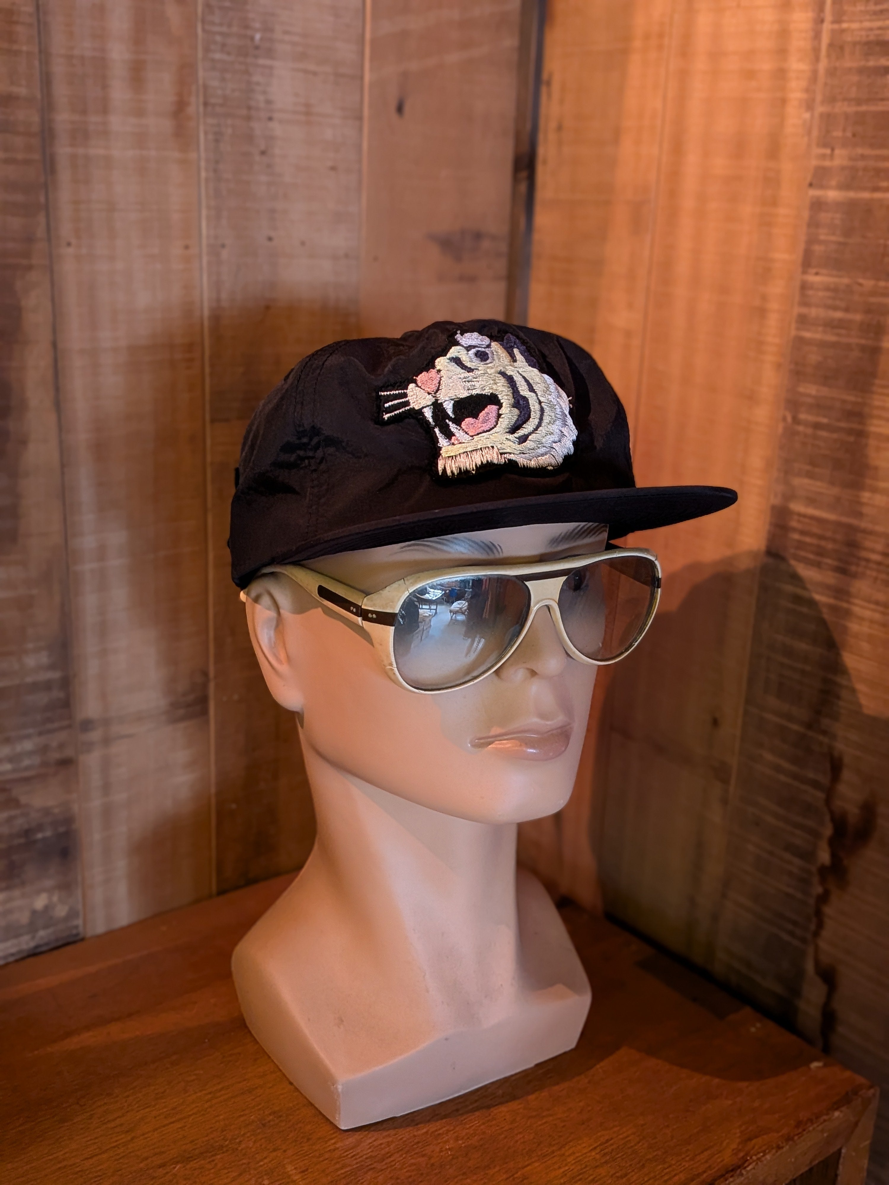 LaZONEオリジナルCap 横振り刺繍